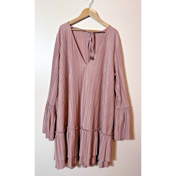 Free People Dresses & Skirts - Free People Cant Help It Mini Dress Large Pink Pleated Ruffle Bell Babydoll